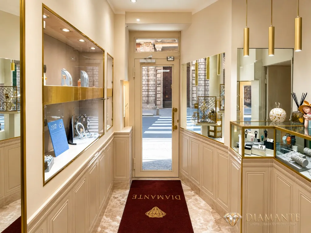Ingresso della gioielleria Diamante in Via San Vitale 40/A